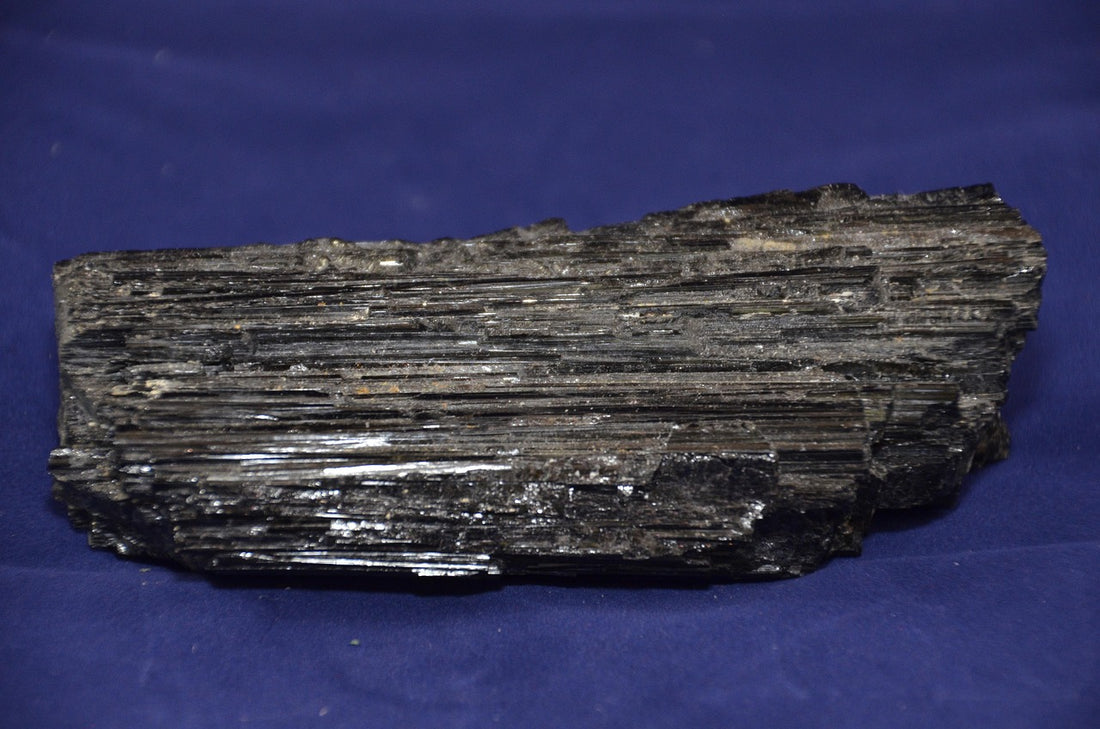 Black tourmaline (Pixabay: englishpsychic)