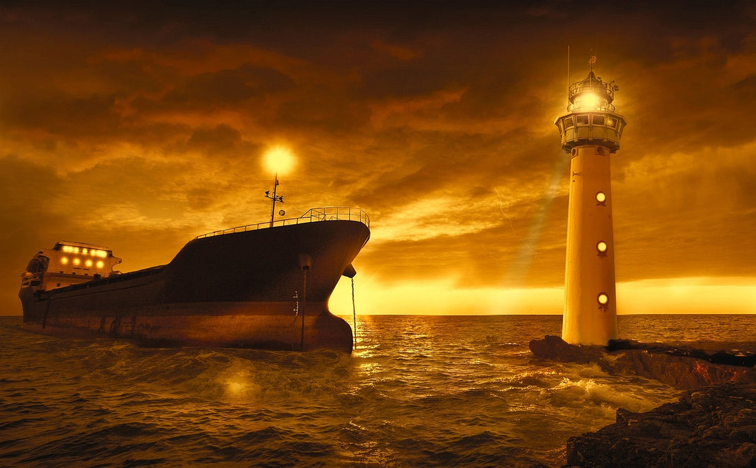 Divine light (Pixabay: Three-shots)