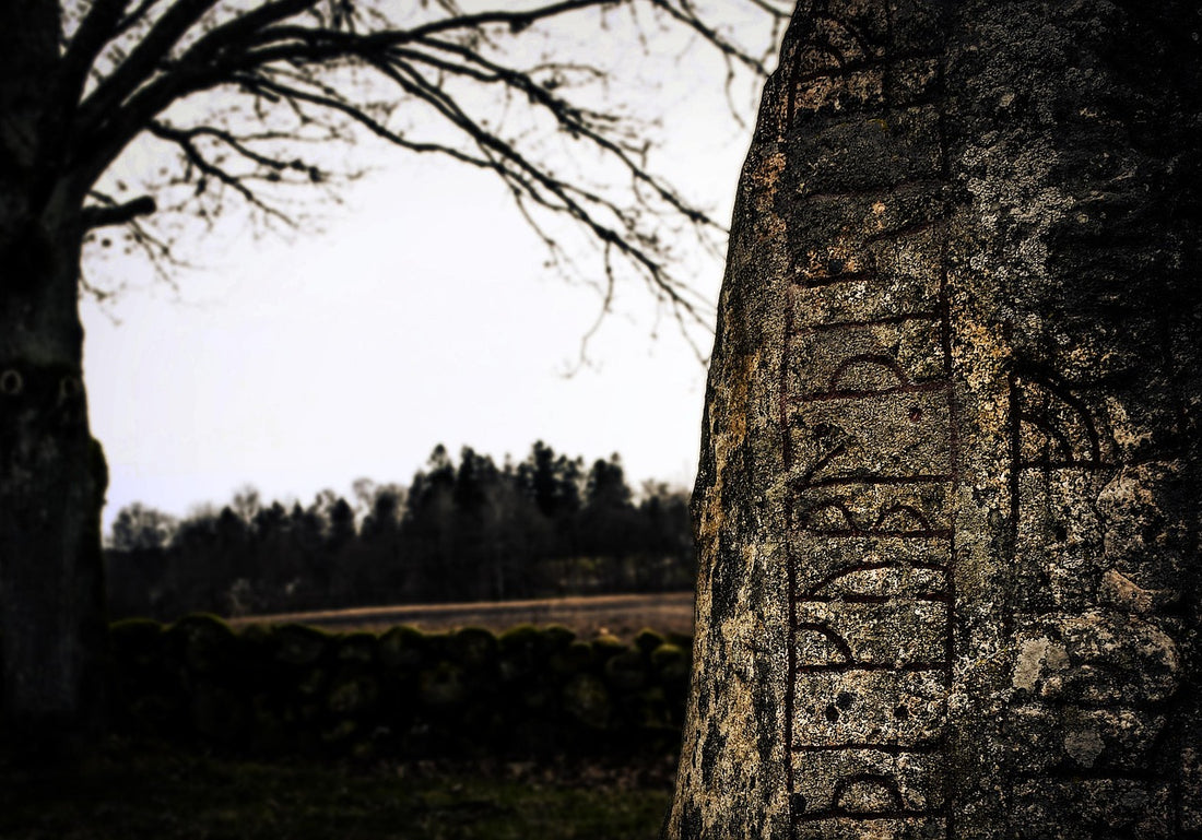 Rune stones (Pixabay: Anders_Mejlvang)