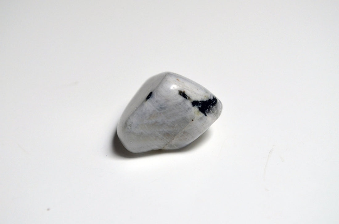 Moonstone (Pixabay: Varga)