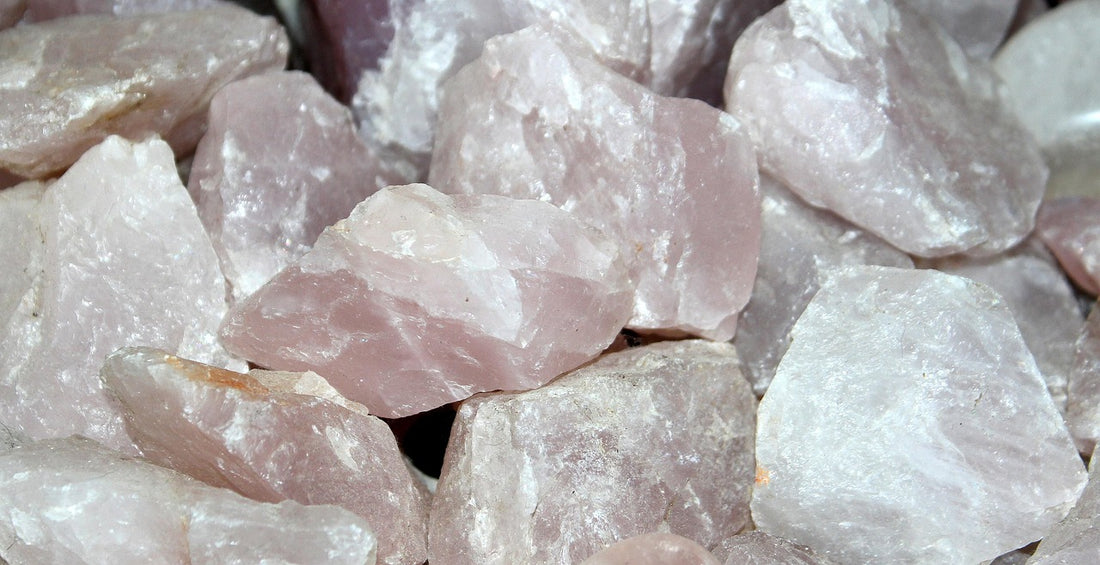 Rose quartz (Pixabay: Myriams-Fotos)